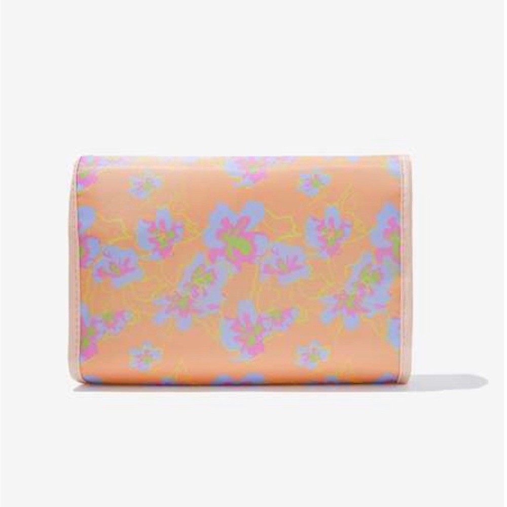 NINE WEST Hanging Travel Organizer - Picture 2 of 3